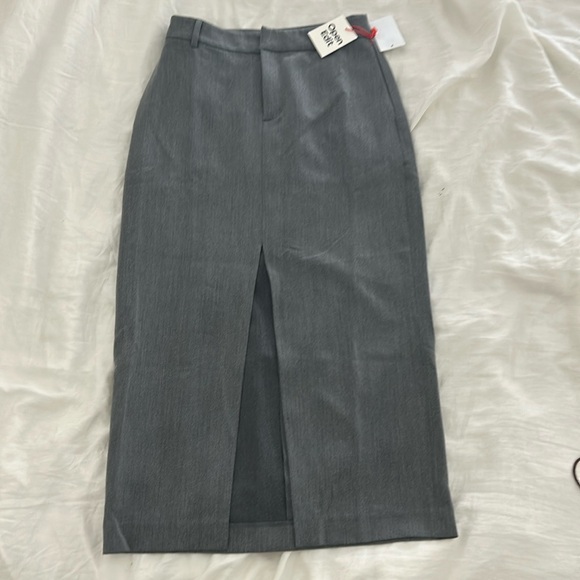 Dresses & Skirts - Suited Midi Skirt - Size small